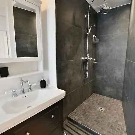 Bright Bon Marche Stgermain Designer 2bd2ba Apartment *